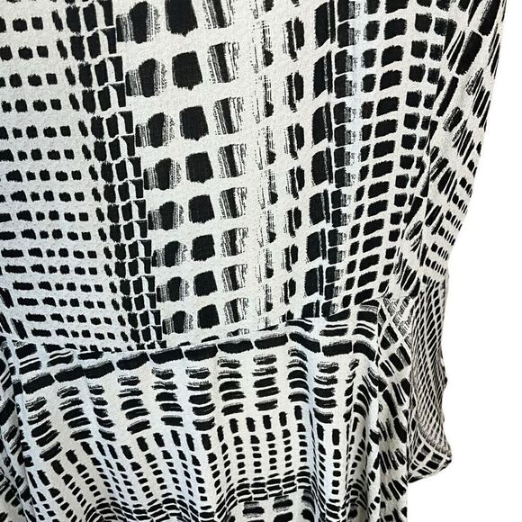 Ava & Viv Womens Size 3X Peplum Sleeveless Blouse Top Black White Flowy NWT - Picture 3 of 16